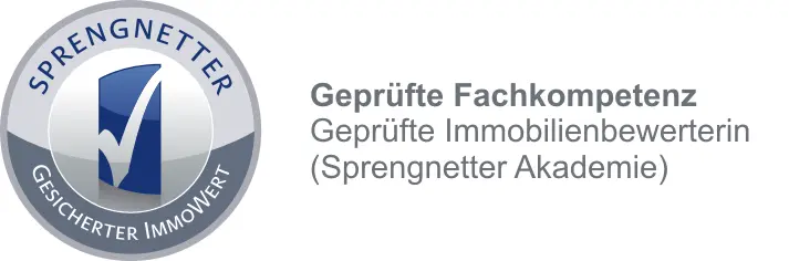 Sprengnetter Logo neben Text: "Geprüfte Fachkompetenz, Geprüfte Immobilienbewerterin".