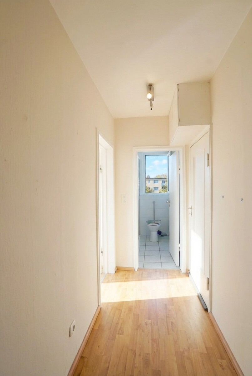 Flur im Obergeschoss - Zweifamilienhaus mit Einliegerwohnung in Randlage von Volkmarode