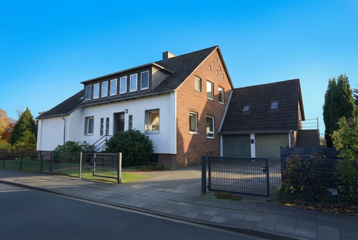 Seitenansicht vom Gebäude - Zweifamilienhaus mit Einliegerwohnung in Randlage von Volkmarode