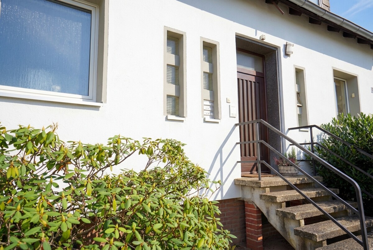 Hauseingang - Zweifamilienhaus mit Einliegerwohnung in Randlage von Volkmarode