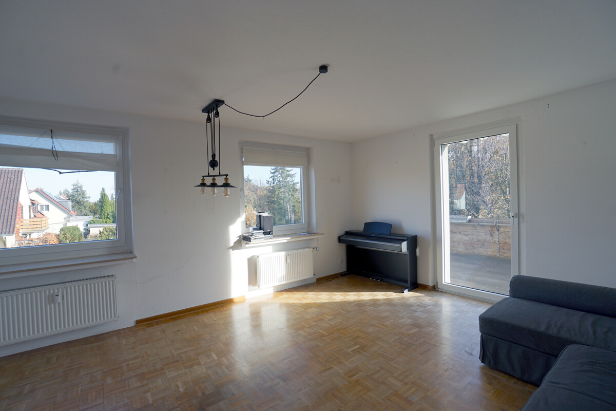 Wohnzimmer im Obergeschoss - Zweifamilienhaus mit Einliegerwohnung in Randlage von Volkmarode