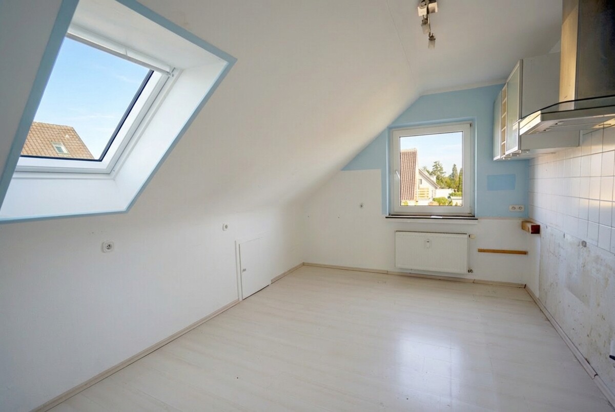 Küche im Obergeschoss - Zweifamilienhaus mit Einliegerwohnung in Randlage von Volkmarode