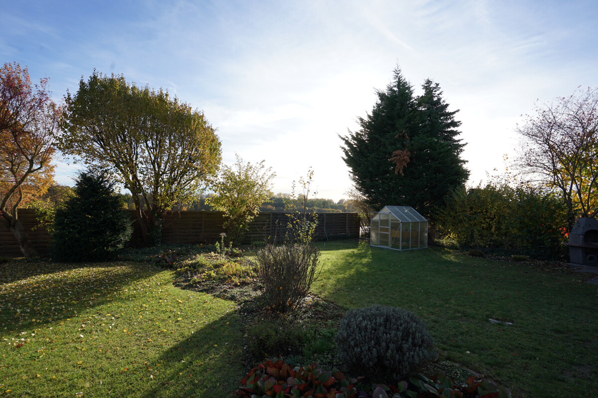 Garten - Zweifamilienhaus mit Einliegerwohnung in Randlage von Volkmarode