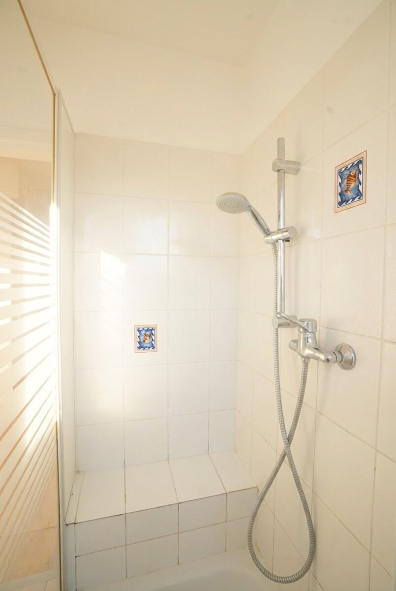 Dusche im 2. Badezimmer im Obergeschoss - Zweifamilienhaus mit Einliegerwohnung in Randlage von Volkmarode