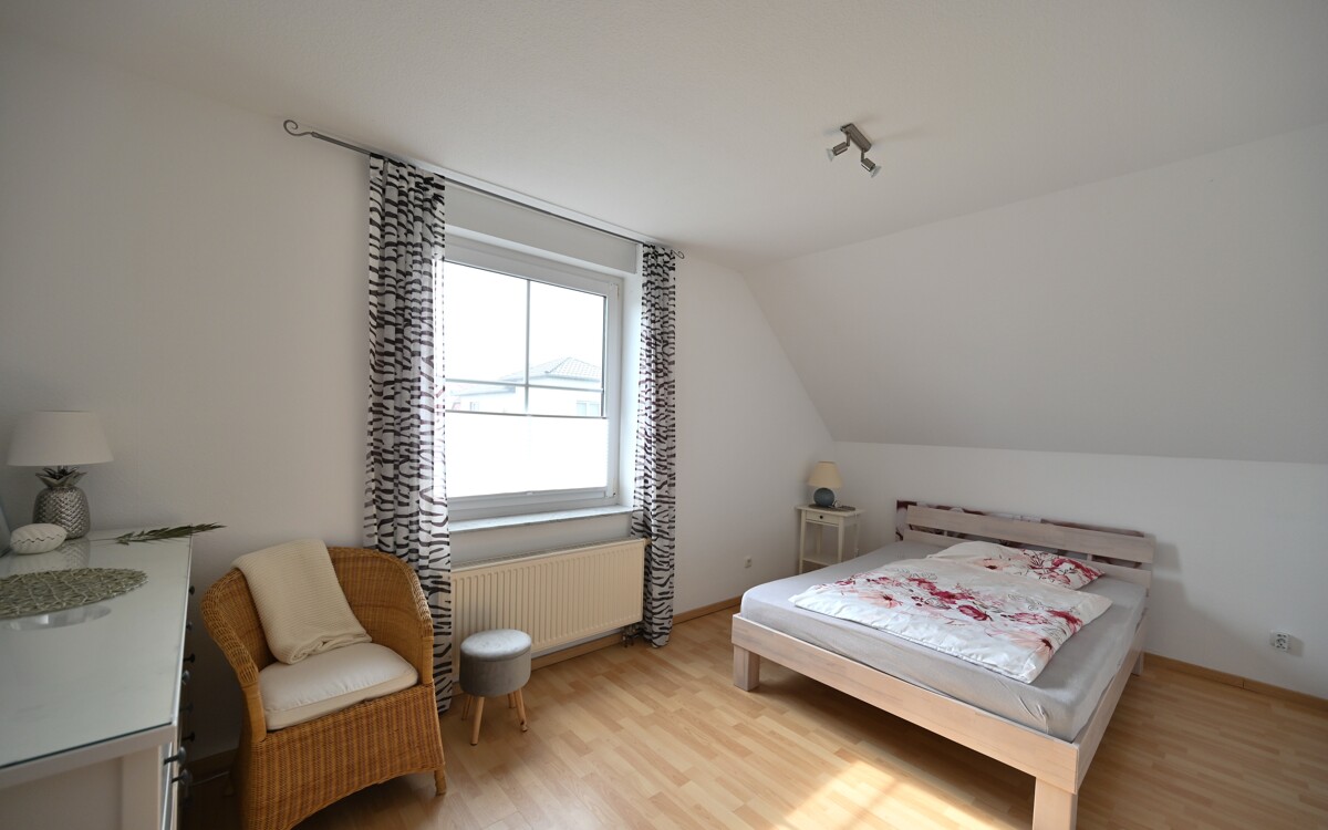 Kinderzimmer im Obergeschoss - Familienfreundliches Reihenendhaus mit Garten & PV-Anlage in Timmerlah