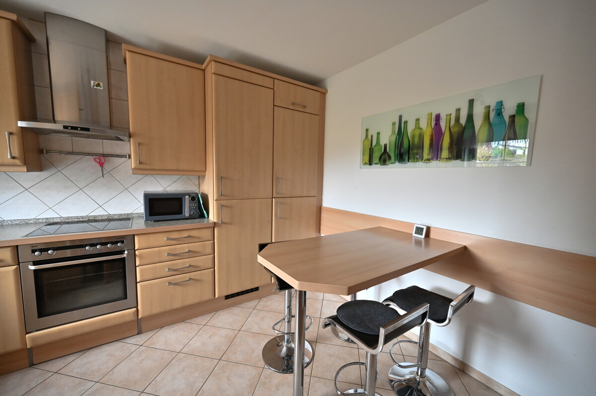 Essbereich in der Küche - Familienfreundliches Reihenendhaus mit Garten & PV-Anlage in Timmerlah