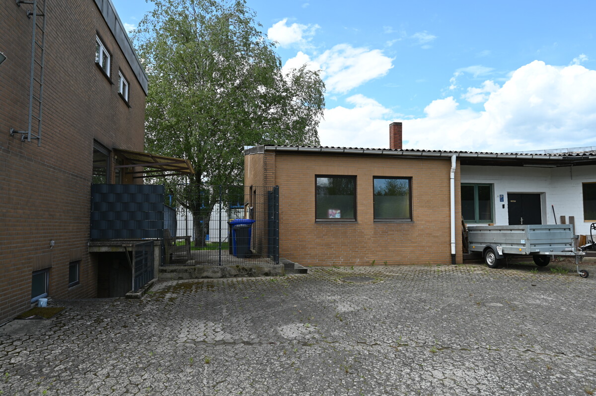 Werkstatt und Lager - Vielseitiges Gewerbegrundstück mit Büroflächen, Werkstatt und Erweiterungspotenzial