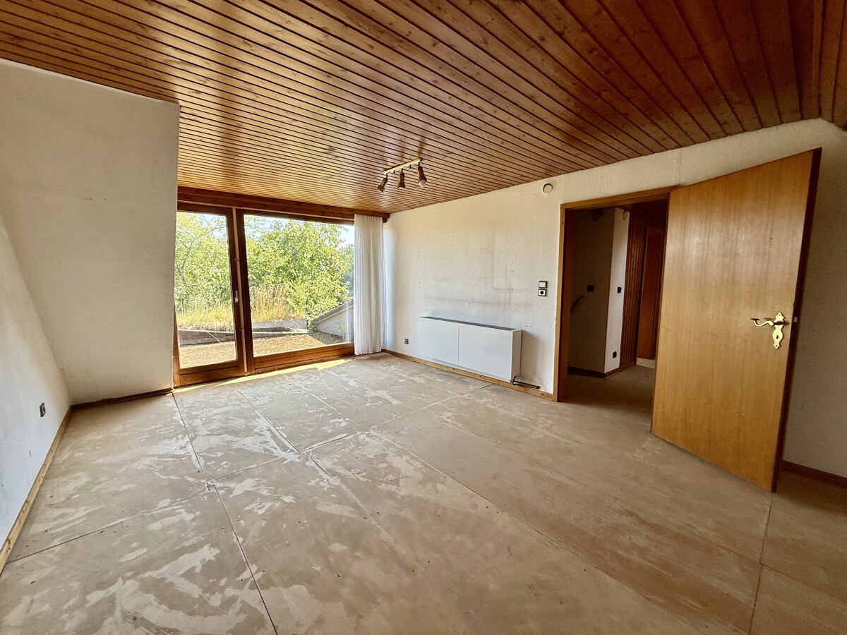 Schlafzimmer im Obergeschoss - Stadtnah wohnen und individuell gestalten – Sanierungsbedürftiges Einfamilienhaus in Riddagshausen