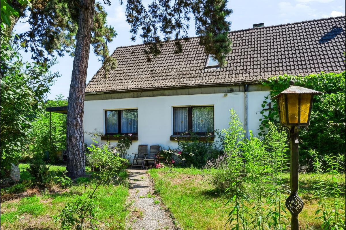 Weg zum Haus - Stadtnah wohnen und individuell gestalten – Sanierungsbedürftiges Einfamilienhaus in Riddagshausen