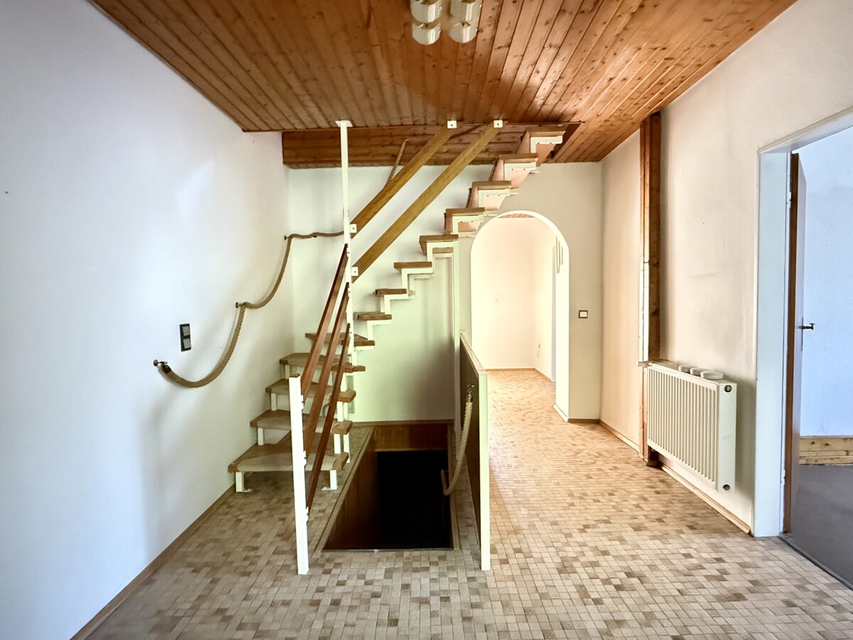 Flur im Erdgeschoss - Stadtnah wohnen und individuell gestalten – Sanierungsbedürftiges Einfamilienhaus in Riddagshausen