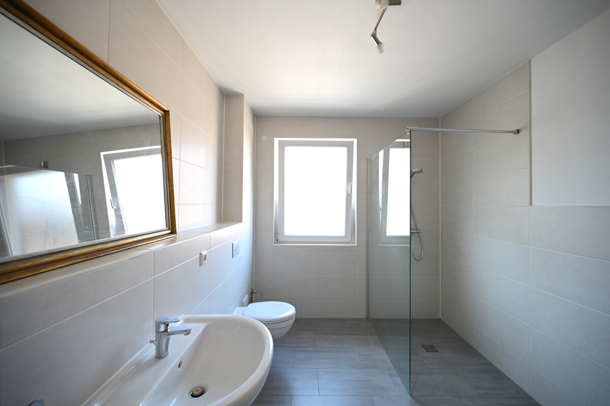 Badezimmer - Seltene Gelegenheit – Eigentumswohnung über den Dächern von Braunschweig mit Stellplatz & Fahrstuhl
