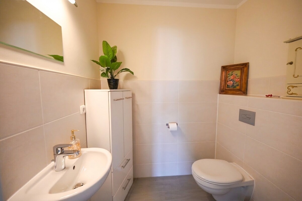 Gäste-WC - Seltene Gelegenheit – Eigentumswohnung über den Dächern von Braunschweig mit Stellplatz & Fahrstuhl