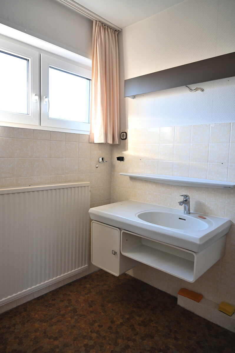 Badezimmer im Obergeschoss - Solides Reihenmittelhaus in ruhiger Lage von Lamme