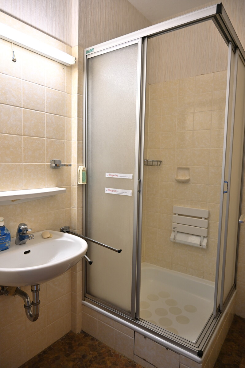 Duschbad im Obergeschoss - Solides Reihenmittelhaus in ruhiger Lage von Lamme