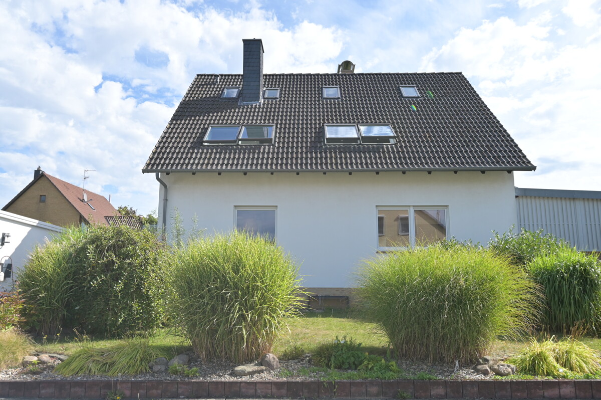 Braunschweig – Modernisiertes Einfamilienhaus in ruhiger Wohnlage, 38110 Braunschweig / Bevenrode, Einfamilienhaus
