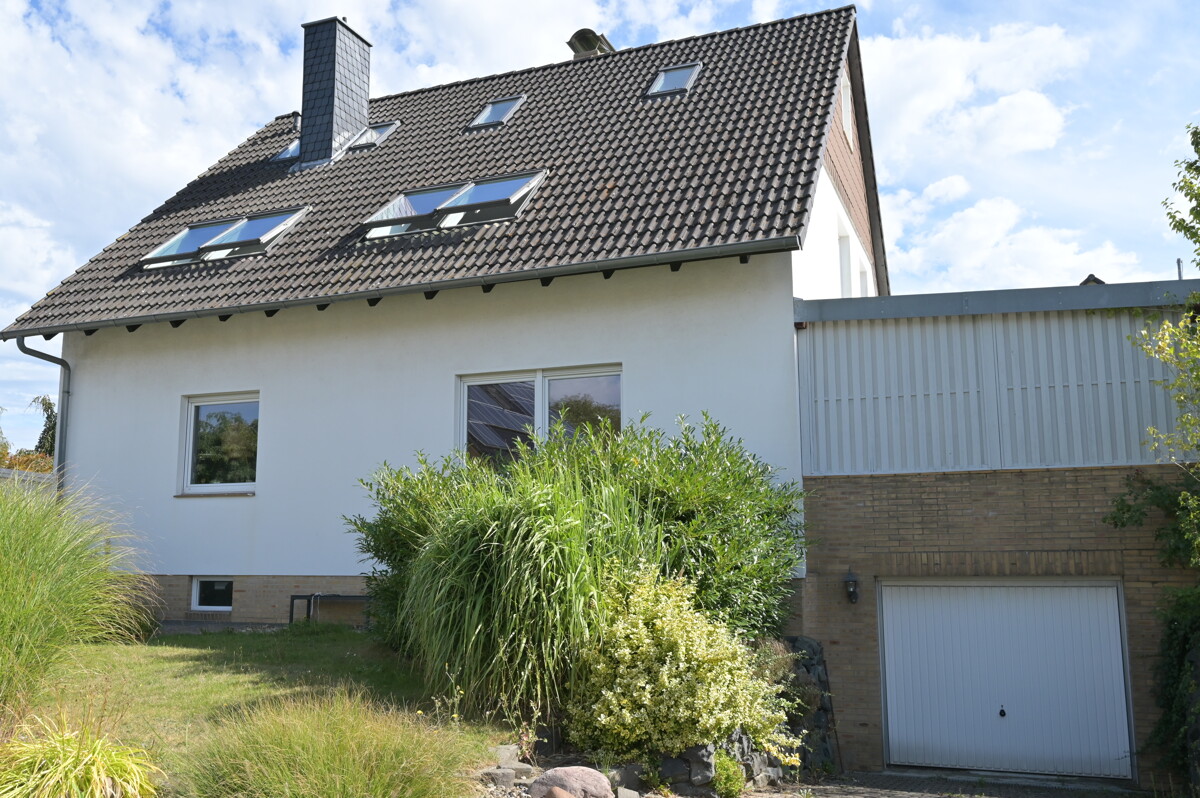 Straßenansicht - Braunschweig – Modernisiertes Einfamilienhaus in ruhiger Wohnlage