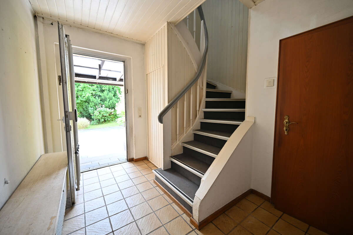 Flur - Solide Doppelhaushälfte in Lehndorf – Sanieren, Gestalten & Wohlfühlen.