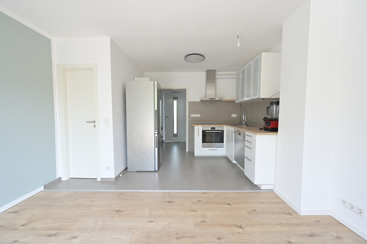 Ansicht zur Küche - Sofort einziehen – Modernsiertes Reihenmittelhaus in Querum