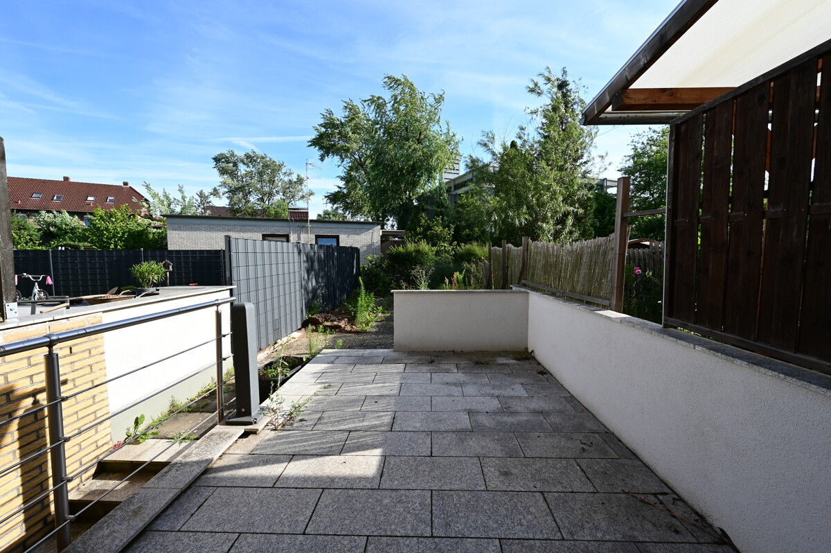 Terrasse in Südausrichtung - Sofort einziehen – Modernsiertes Reihenmittelhaus in Querum