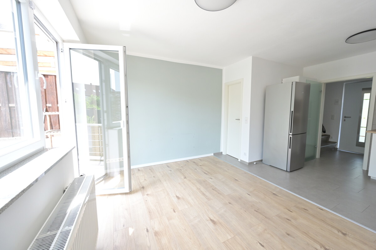 Wohn-/ Essbereich - Sofort einziehen – Modernsiertes Reihenmittelhaus in Querum